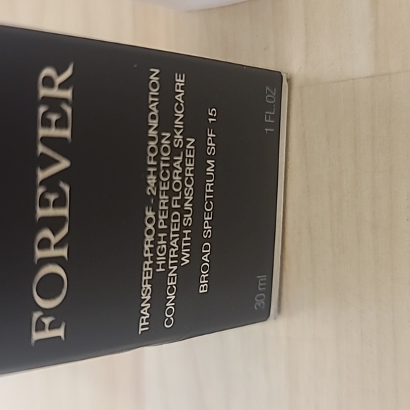 DIOR ~ FOREVER ~ Transfer-Proof 24H Foundation ~ 00 Neutral ~ Spf 15 ~ 30Ml - Picture 4 of 5